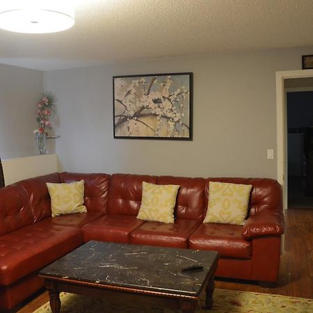 Aasra Home Kelowna Extérieur photo
