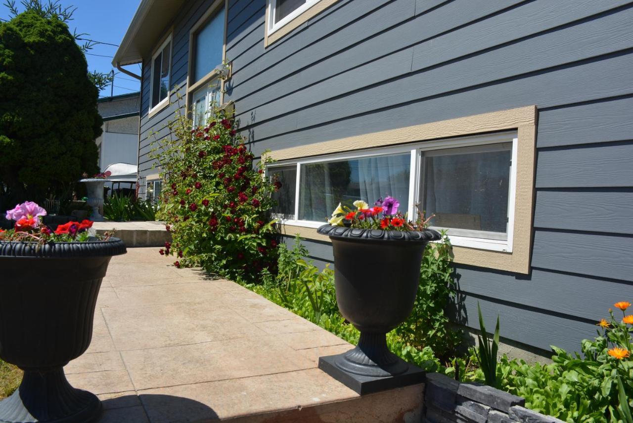 Aasra Home Kelowna Extérieur photo