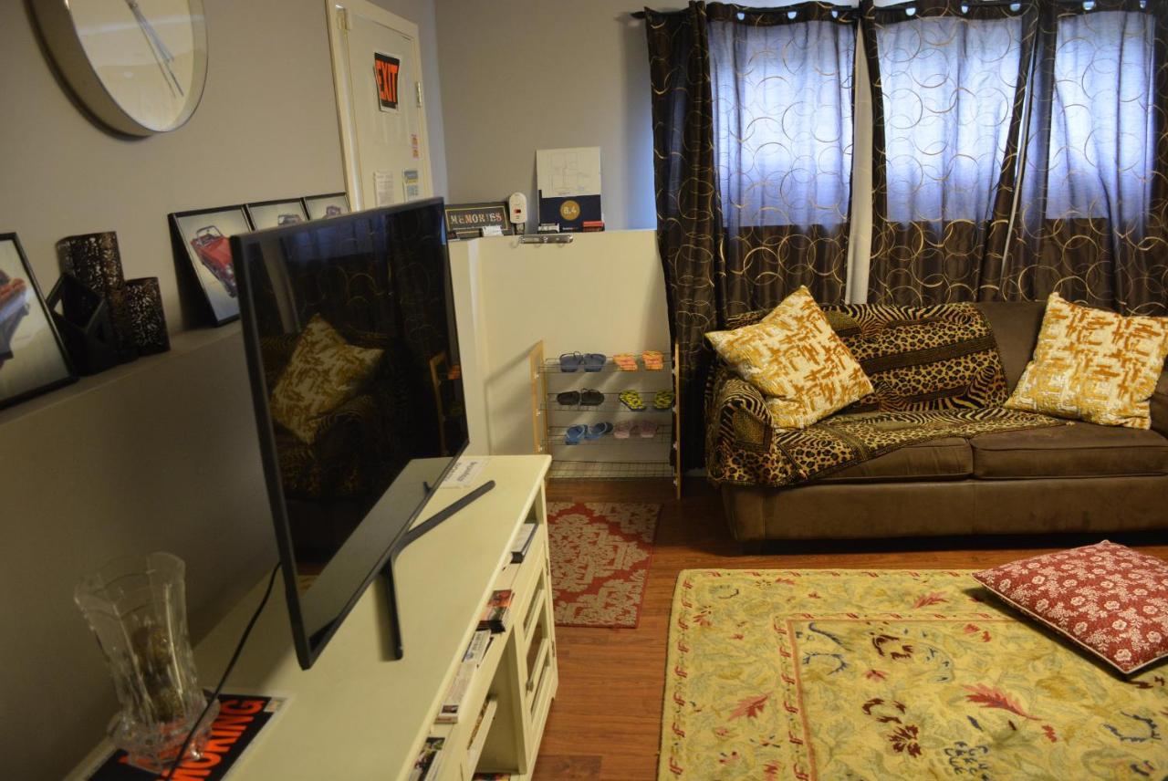 Aasra Home Kelowna Extérieur photo