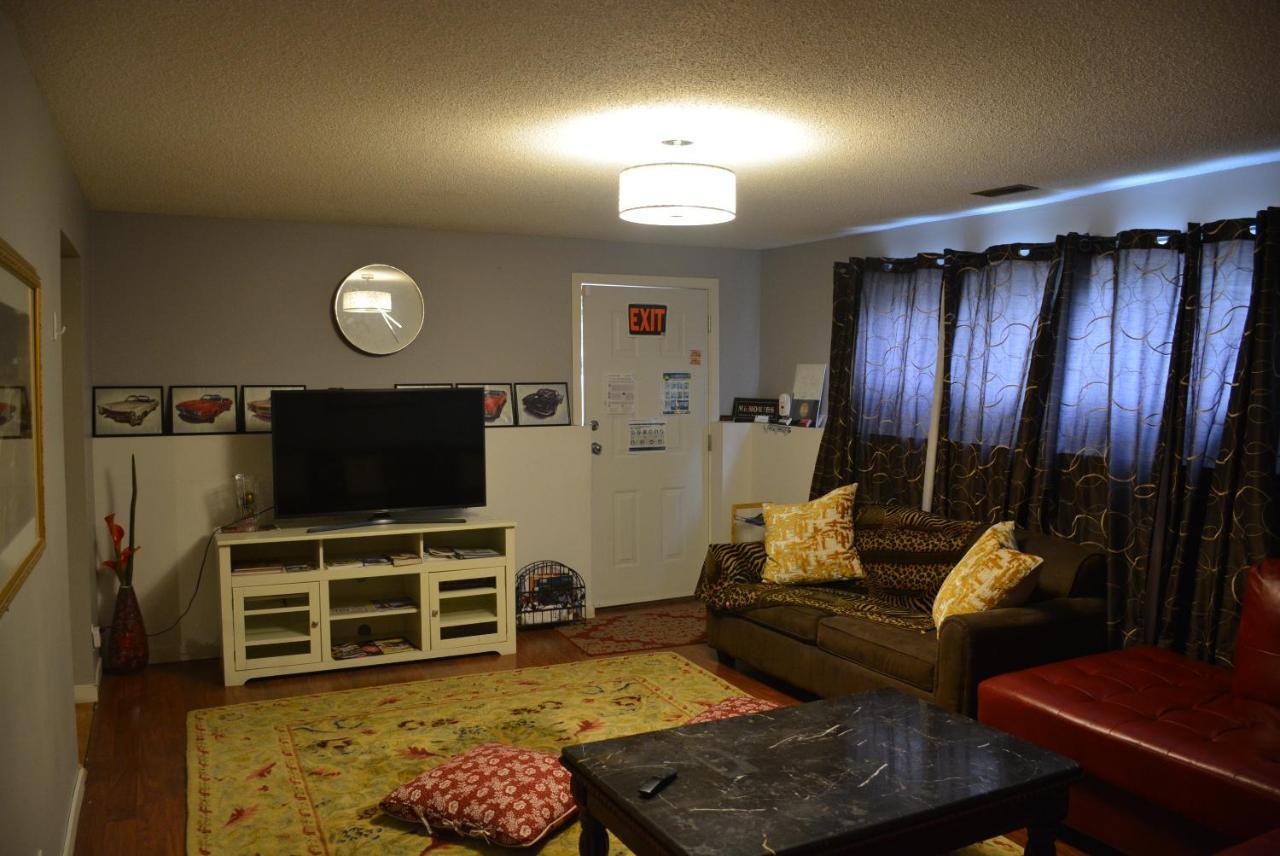 Aasra Home Kelowna Extérieur photo